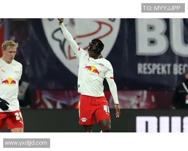 英超激战曼联险胜莱比锡绝杀时刻引发全场狂欢与转会传闻交织